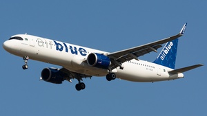 Photo of AP-BOE - Airbus A321-251NX operated by Airblue