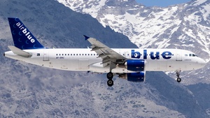 Photo of AP-BNU - Airbus A320-214 operated by Airblue