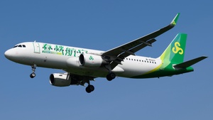 Photo of B-8327 - Airbus A320-214 operated by Spring Airlines