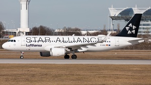 Photo of D-AIUA - Airbus A320-214 operated by Lufthansa