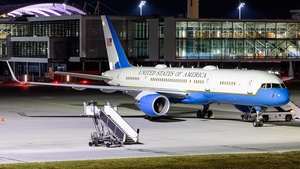 Photo of 99-0003 - Boeing C-32A operated by US Air Force