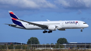 Photo of CC-BGX - Boeing 787-9 Dreamliner operated by LATAM Airlines