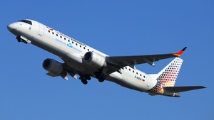Photo of D-AZFA - Embraer ERJ-190LR operated by KLM Cityhopper (opb German Airways)