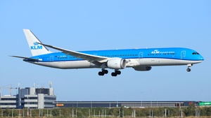 Photo of PH-BKM - Boeing 787-10 Dreamliner operated by KLM Royal Dutch Airlines