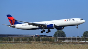 Photo of N426DZ - Airbus A330-941 operated by Delta Air Lines