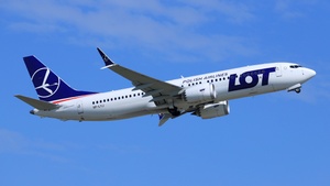 Photo of SP-LYJ - Boeing 737 MAX 8 operated by LOT Polish Airlines