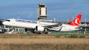 Photo of TC-LPO - Airbus A321-271NX operated by Turkish Airlines