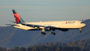 Photo of N827MH - Boeing 767-432(ER) operated by Delta Air Lines