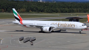 Photo of A6-EPI - Boeing 777-31H(ER) operated by Emirates