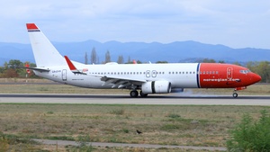 Photo of LN-DYR - Boeing 737-8JP operated by Norwegian Air Shuttle