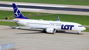 Photo of SP-LVB - Boeing 737 MAX 8 operated by LOT Polish Airlines