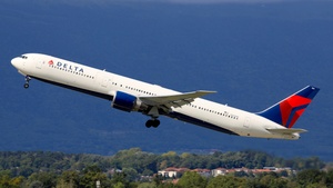 Photo of N825MH - Boeing 767-432(ER) operated by Delta Air Lines