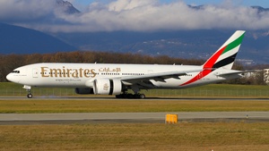 Photo of A6-EWH - Boeing 777-21H(LR) operated by Emirates