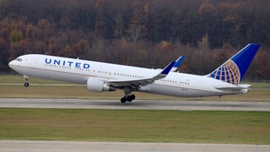 Photo of N669UA - Boeing 767-322(ER) operated by United Airlines