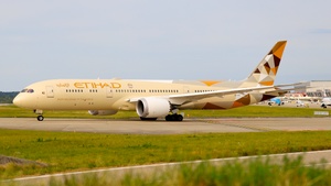 Photo of A6-PFE - Boeing 787-9 Dreamliner operated by United Arab Emirates Presidential Flight