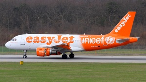 Photo of G-EJAR - Airbus A319-111 operated by easyJet
