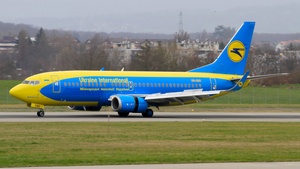 Photo of UR-GBD - Boeing 737-36Q operated by Ukraine International Airlines