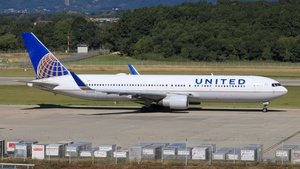 Photo of N644UA - Boeing 767-322(ER) operated by United Airlines