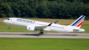 Photo of F-HZUH - Airbus A220-300 operated by Air France