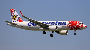 Photo of HB-JLT - Airbus A320-214 operated by Edelweiss Air