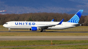 Photo with serial 25091 - Boeing 767-322(ER)