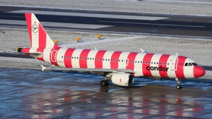Photo of D-AICS - Airbus A320-214 operated by Condor