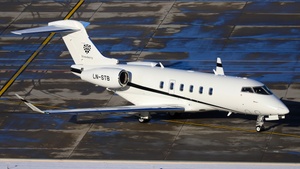 Photo of LN-STB - Bombardier Challenger 350 operated by Sundt Air Management