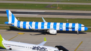 Photo of D-AIAF - Airbus A321-211 operated by Condor