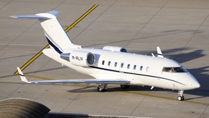 Photo of M-RLIV - Bombardier Challenger 605 operated by Private