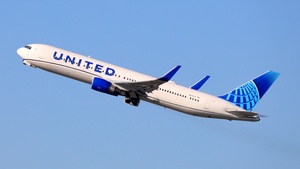 Photo of N665UA - Boeing 767-322(ER) operated by United Airlines