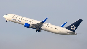 Photo of N653UA - Boeing 767-322(ER) operated by United Airlines