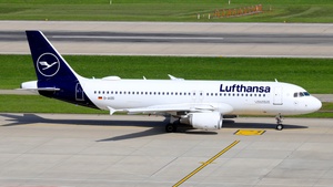 Photo of D-AIZD - Airbus A320-214 operated by Lufthansa