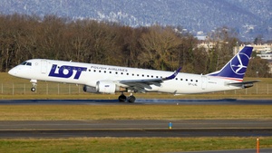 Photo of SP-LNL - Embraer ERJ-195AR operated by LOT Polish Airlines