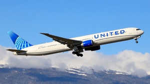 Photo of N68061 - Boeing 767-424(ER) operated by United Airlines