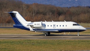 Photo with serial 5651 - Bombardier Challenger 604