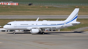 Photo of M-YBUS - Airbus A320-214(CJ) Prestige operated by Prime Aviation