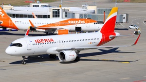 Photo with serial 10696 - Airbus A320-251N