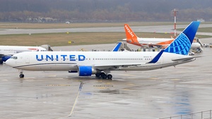 Photo of N643UA - Boeing 767-322(ER) operated by United Airlines
