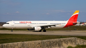 Photo of EC-HUH - Airbus A321-212 operated by Iberia