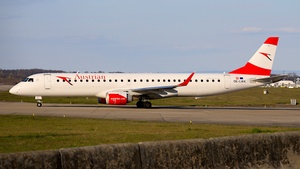 Photo of OE-LWA - Embraer ERJ-195LR operated by Austrian Airlines