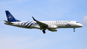 Photo of PH-EZX - Embraer ERJ-190STD operated by KLM Cityhopper