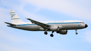 Photo of D-AICH - Airbus A320-212 operated by Condor