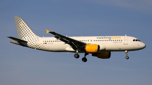 Photo of EC-LOC - Airbus A320-214 operated by Vueling