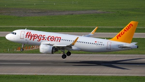 Photo of TC-NCE - Airbus A320-251N operated by Pegasus Airlines