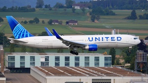 Photo of N662UA - Boeing 767-322(ER) operated by United Airlines