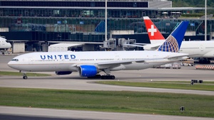 Photo of N225UA - Boeing 777-222(ER) operated by United Airlines