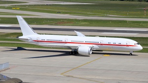 Photo of A6-PFG - Boeing 787-9 Dreamliner operated by United Arab Emirates Presidential Flight