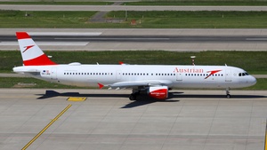 Photo of OE-LBB - Airbus A321-111 operated by Austrian Airlines
