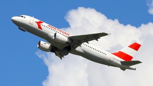 Photo of OE-LBO - Airbus A320-214 operated by Austrian Airlines