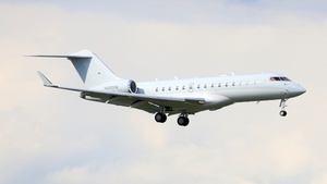 Photo of N552YM - Bombardier Global 6000 operated by Solairus Aviation
